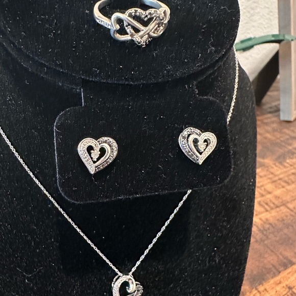 Kay Jewelers Silver Heart Necklace Set - Picture 3 of 10